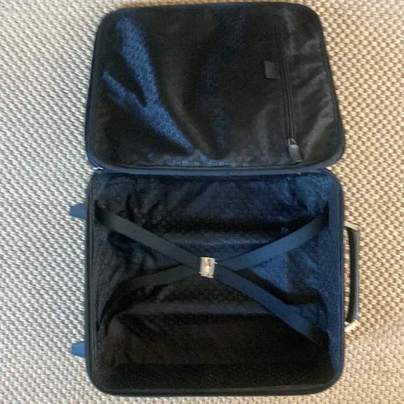 Gucci Black Travel Bag - Picture 11 of 15